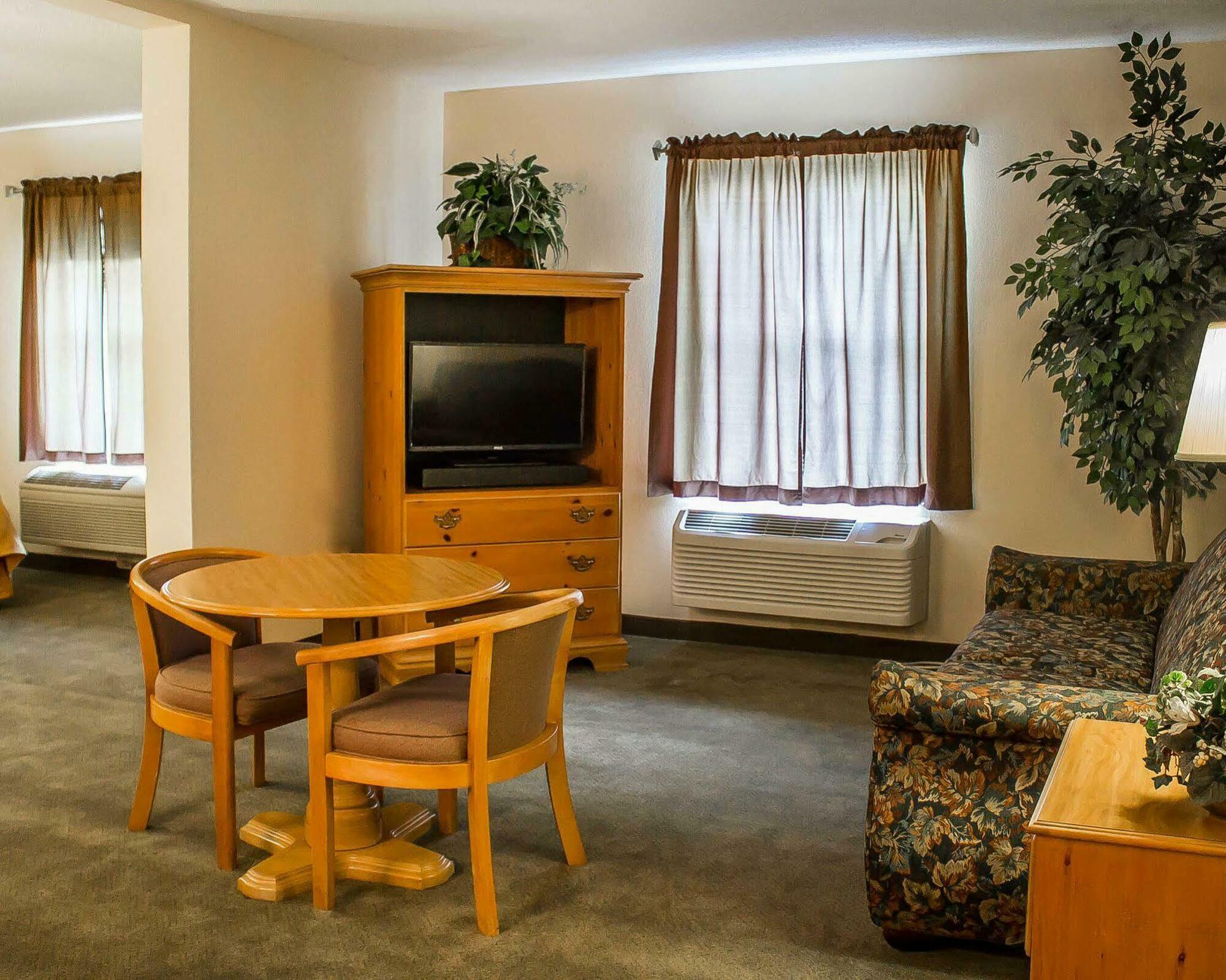 Quality Inn & Suites Bellville - Mansfield מראה חיצוני תמונה